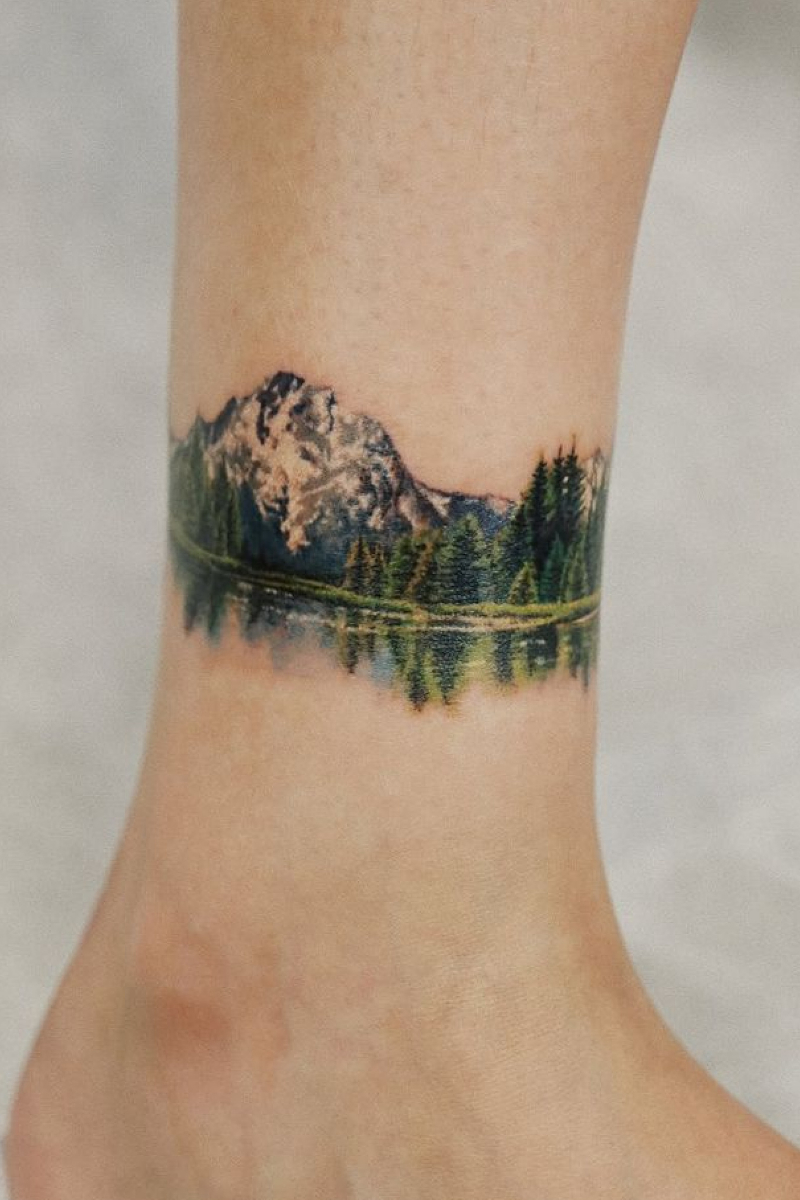 Tendencias de Diseño en Tatuajes 2025. Tatuaje naturaleza